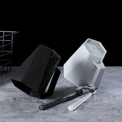 Home use diamond-shaped mouthwash cup, creative Nordic style, light luxury couple diamond toothbrush cup with handle.