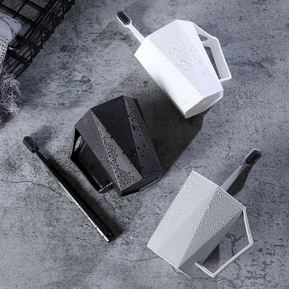 Home use diamond-shaped mouthwash cup, creative Nordic style, light luxury couple diamond toothbrush cup with handle.